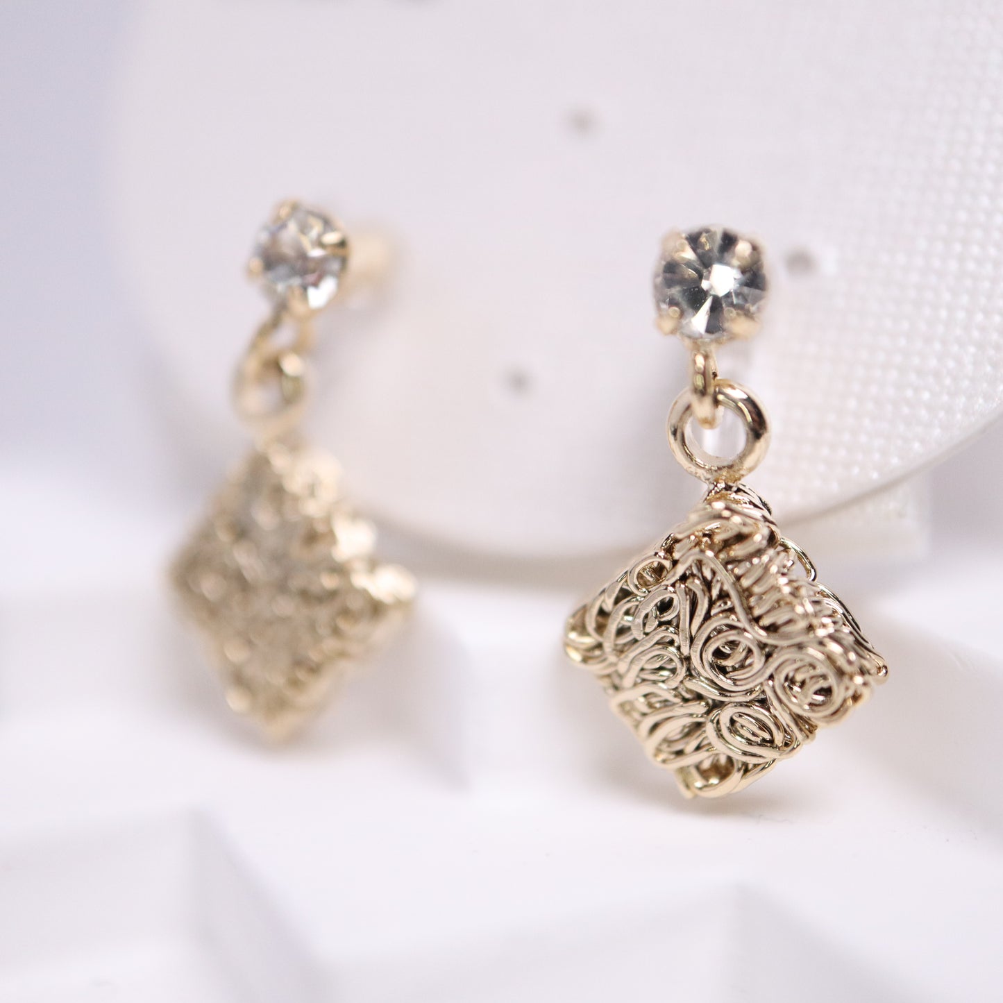 日本製Colle 公仔麵閃石耳環 (耳夾only)