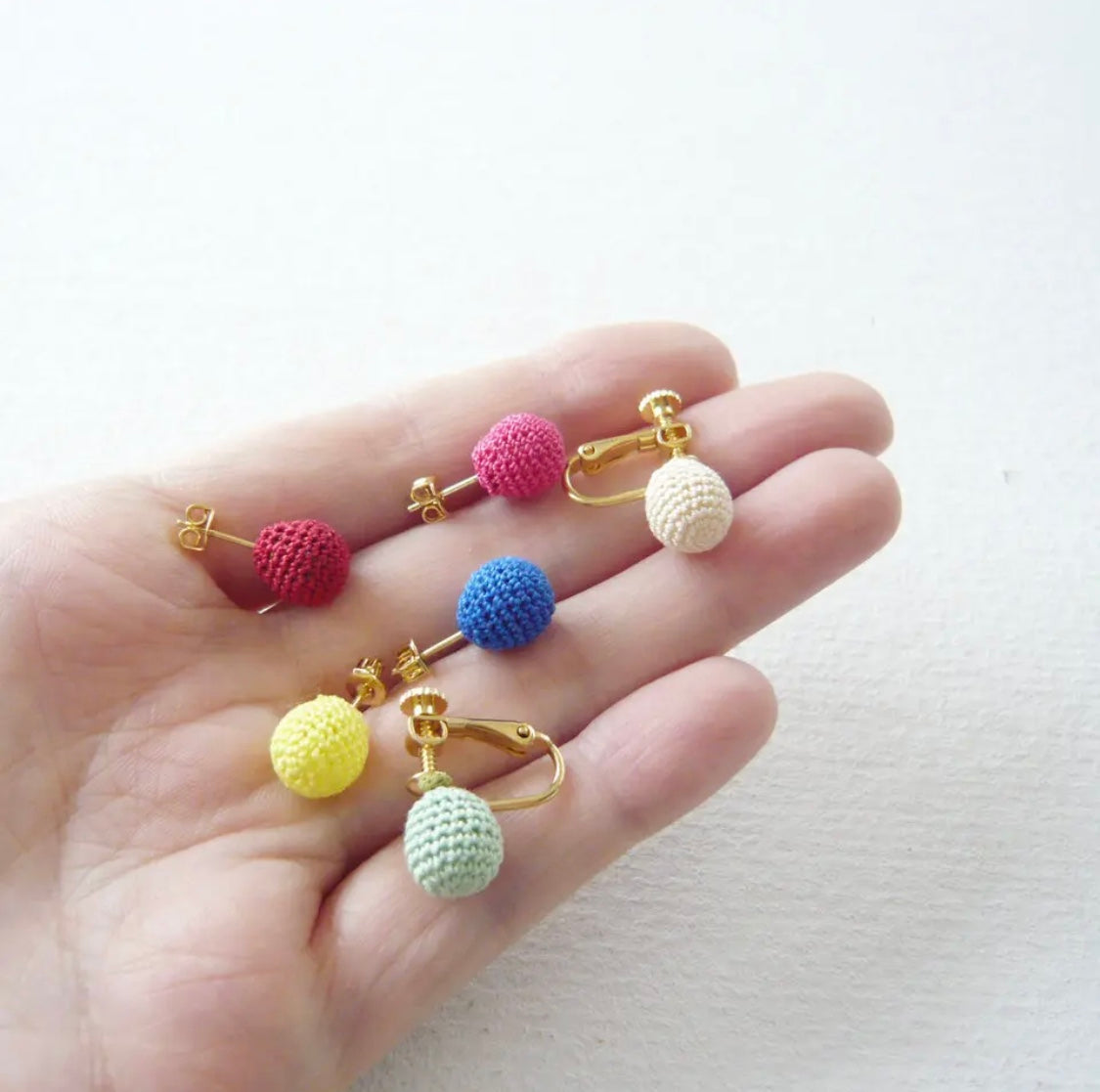 <Handmade in Japan> 七彩小汽球編織耳環