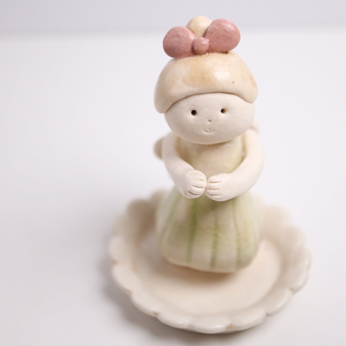 <Handmade in Japan> 手工陶藝小女孩擺設(小飾物收納)
