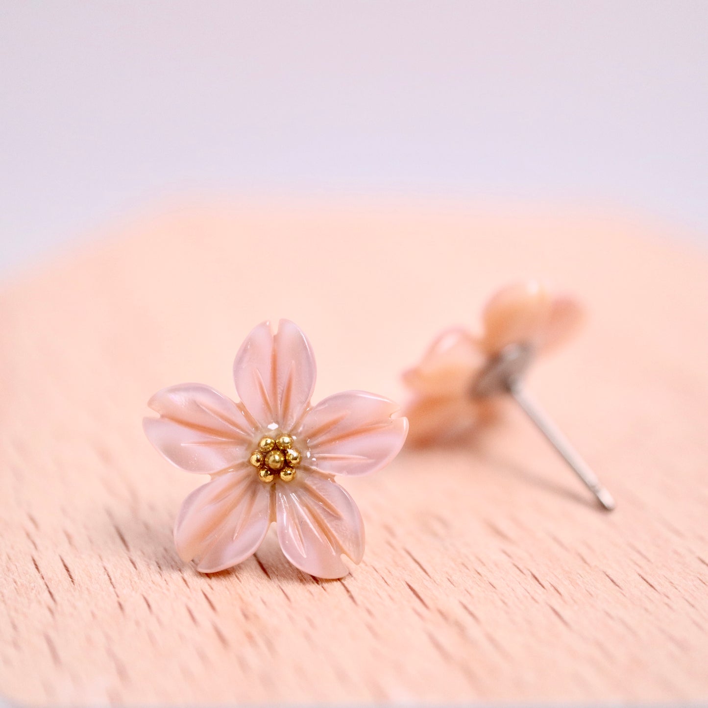 <Handmade in Japan> 櫻花貝殼耳環