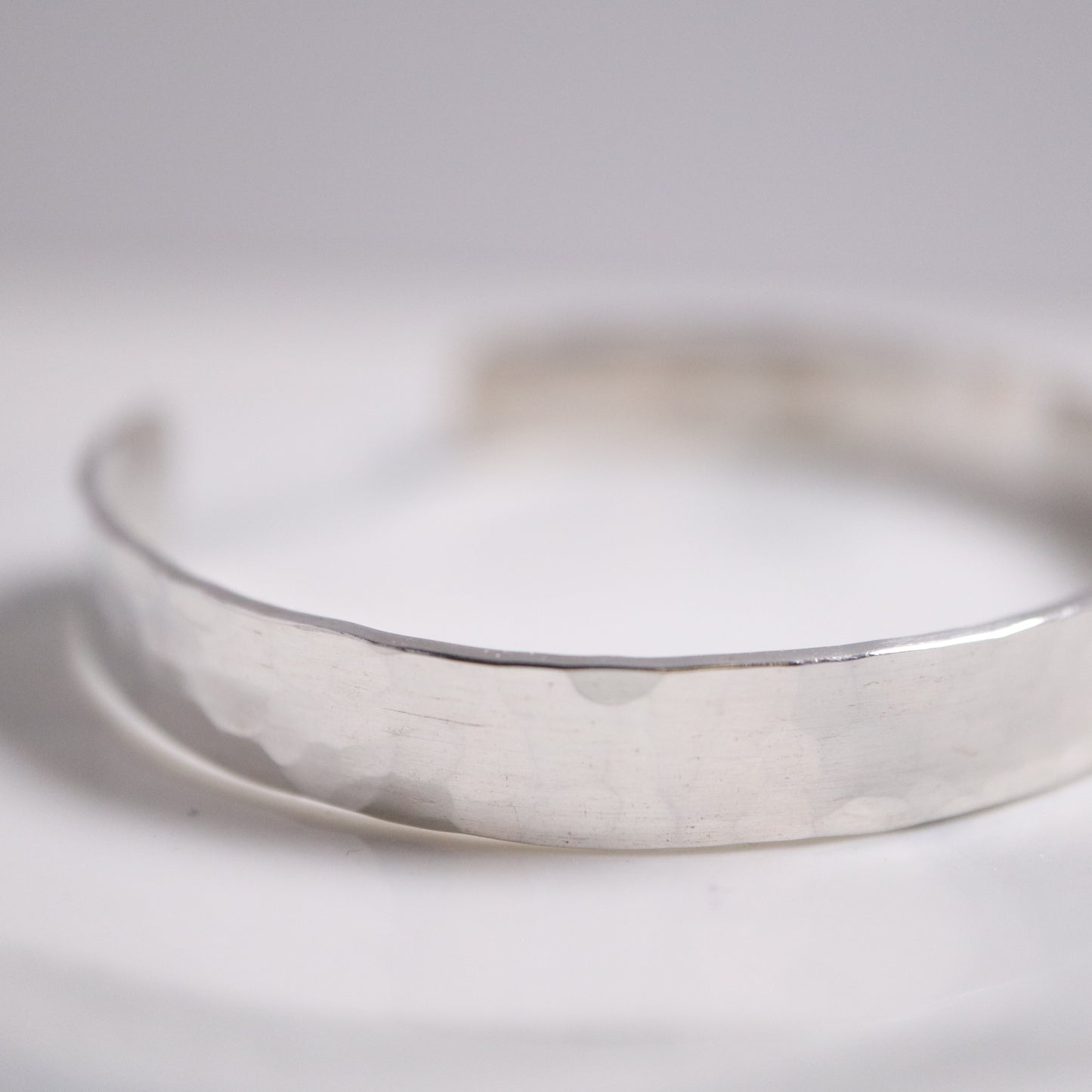 <Handmade in Japan> 可刻字款 日本國產950純銀7mm槌目手鐲