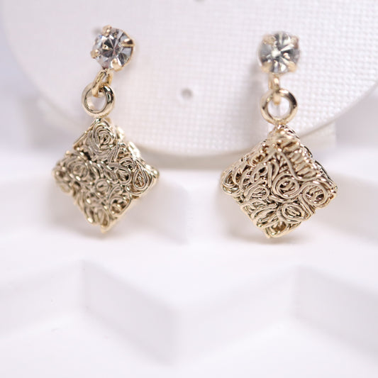 日本製Colle 公仔麵閃石耳環 (耳夾only)