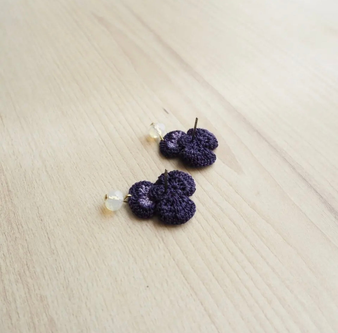 <Handmade in Japan> 蕾絲編織紫羅蘭耳環