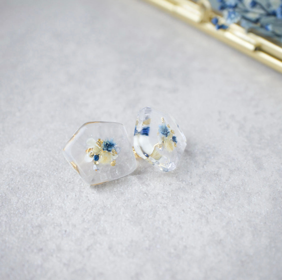 <Handmade in Japan> 冰封乾燥霞草耳環