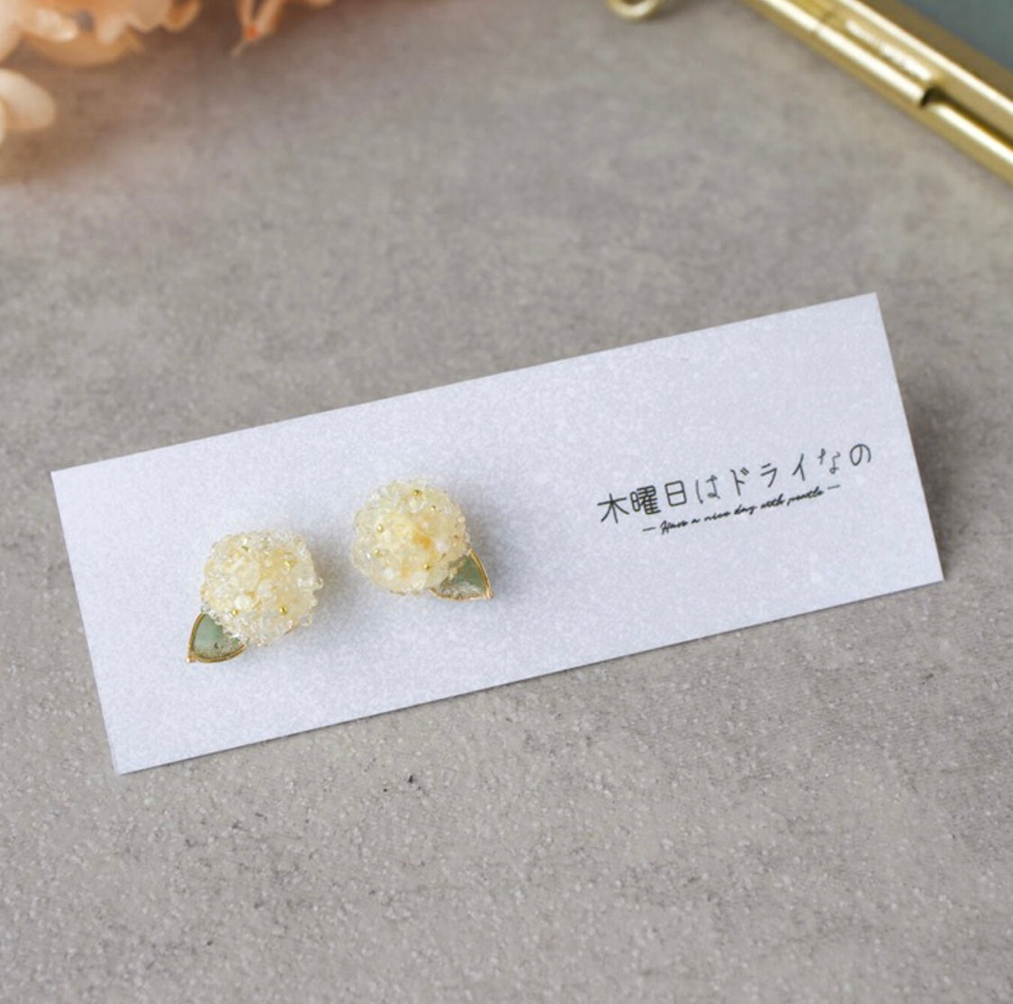 <Handmade in Japan> 玻璃紫陽花耳環