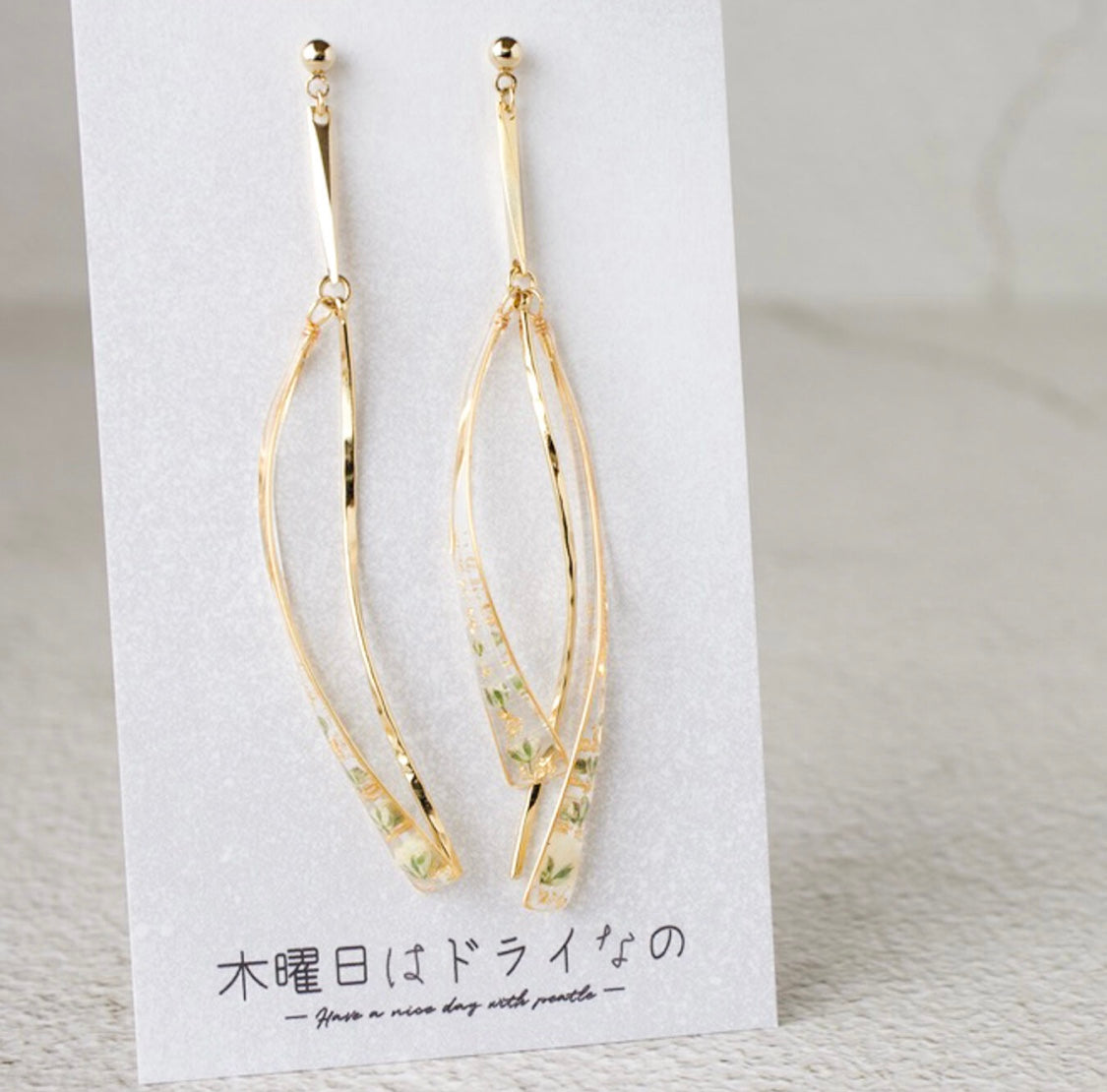 <Handmade in Japan> 不對稱的金箔葉子耳環