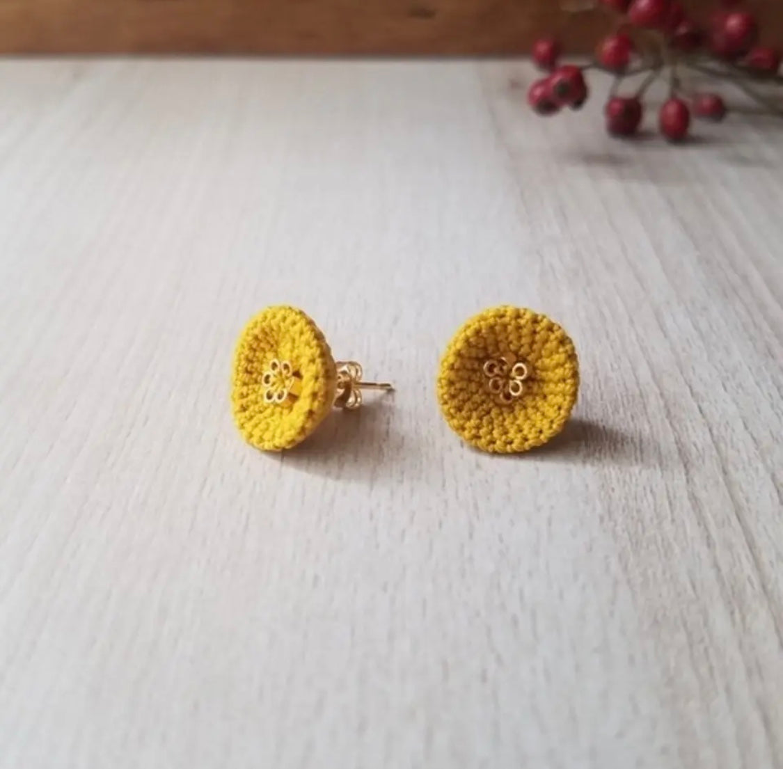 <Handmade in Japan> 彩色小鈕扣編織耳環