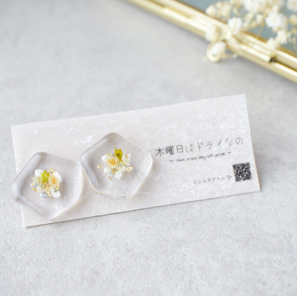 <Handmade in Japan> 冰封乾燥霞草耳環