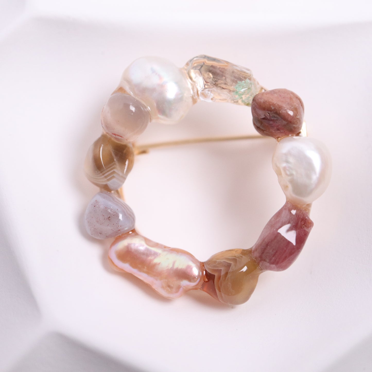 <Handmade in Japan> 天然石配淡水珍珠扣針飾品