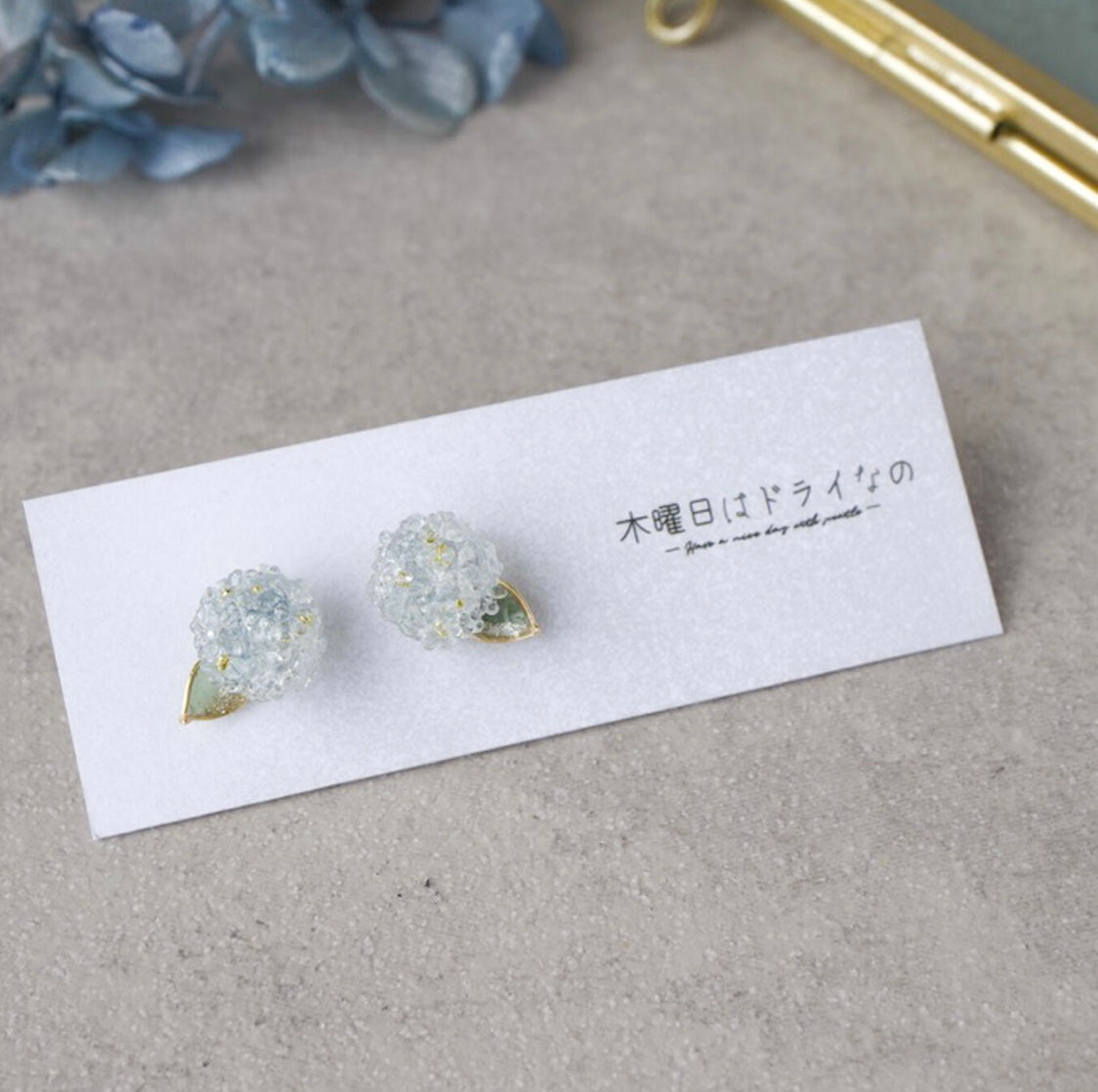 <Handmade in Japan> 玻璃紫陽花耳環