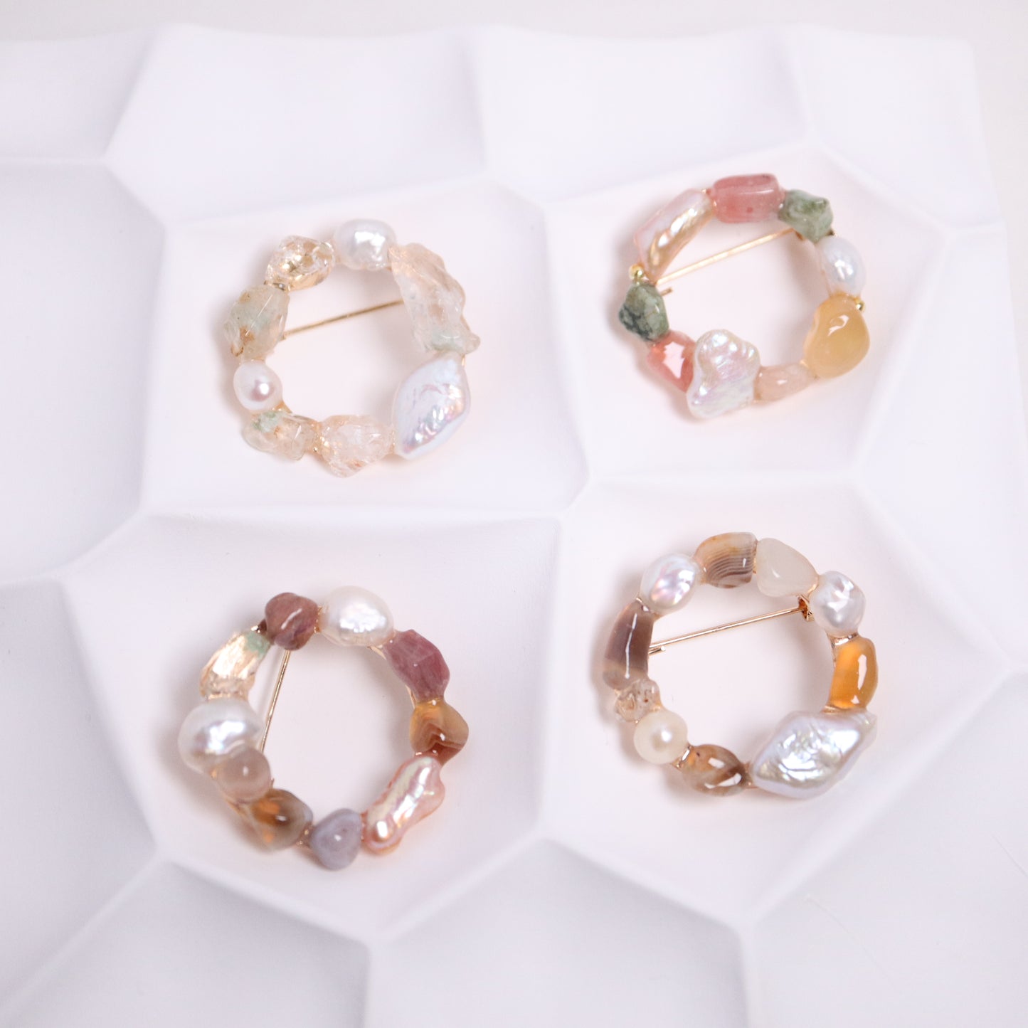 <Handmade in Japan> 天然石配淡水珍珠扣針飾品